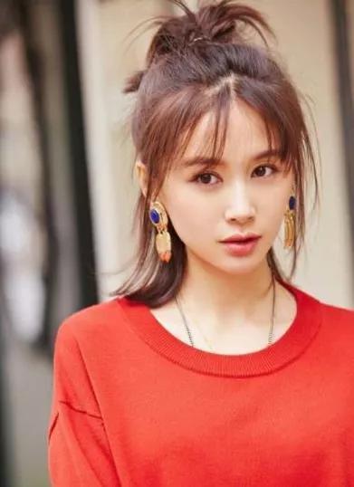 娱乐圈吃瓜爆料戚薇夫妇,揭秘明星夫妻的甜蜜与争议 第1张 娱乐圈吃瓜爆料戚薇夫妇,揭秘明星夫妻的甜蜜与争议 第1张